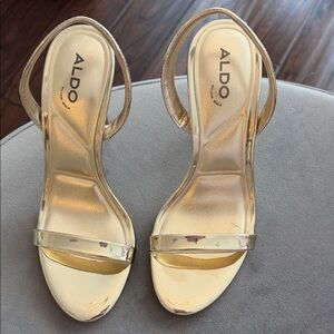 NWOT ALDO Gold Metallic Open-Toe Slingback Heels